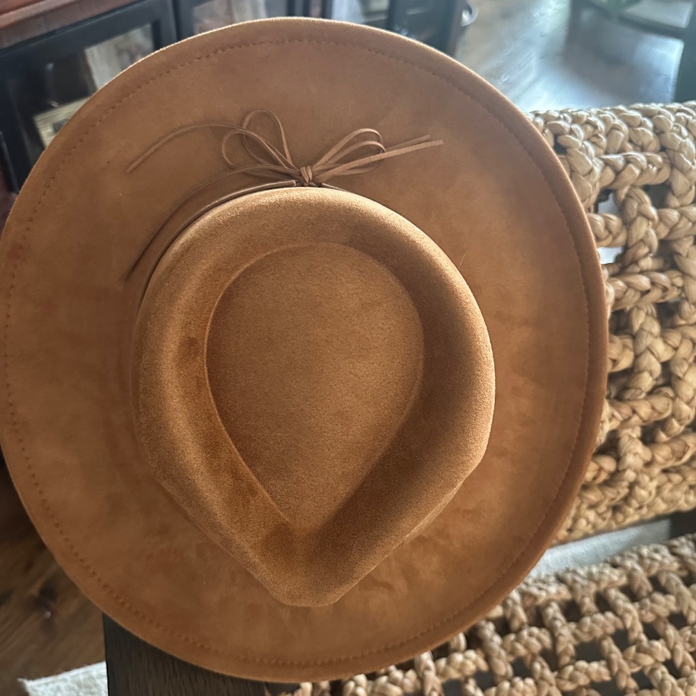 Stylish hat - Picture 3 of 4